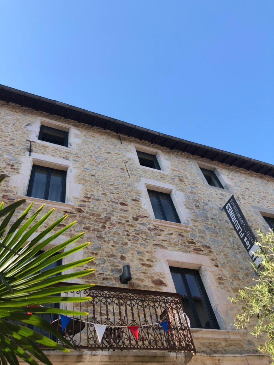 Appart'Hotel Les Fleurines By Urban Style Villefranche-de-Rouergue Eksteriør billede